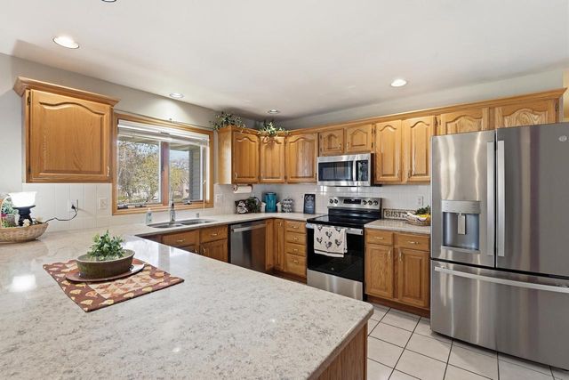 612 Westlawn Drive, Cottage Grove, WI 53527