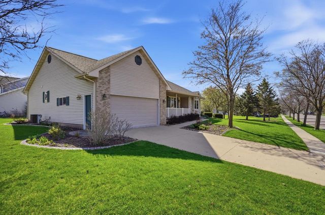612 Westlawn Drive, Cottage Grove, WI 53527