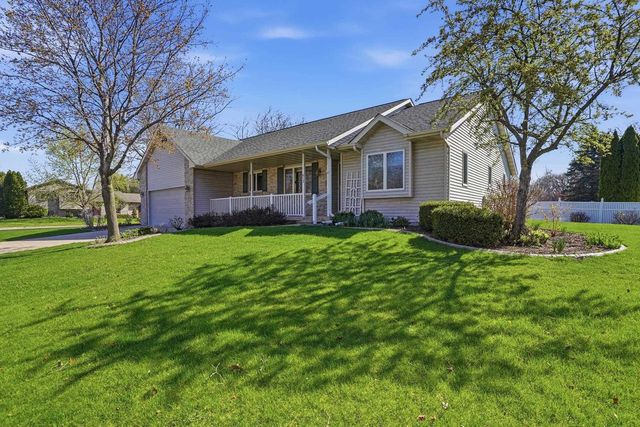 612 Westlawn Drive, Cottage Grove, WI 53527