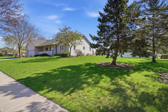 612 Westlawn Drive, Cottage Grove, WI 53527