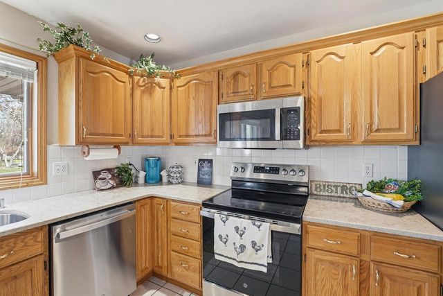 612 Westlawn Drive, Cottage Grove, WI 53527
