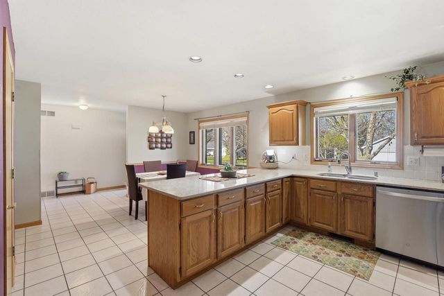 612 Westlawn Drive, Cottage Grove, WI 53527
