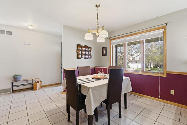 612 Westlawn Drive, Cottage Grove, WI 53527