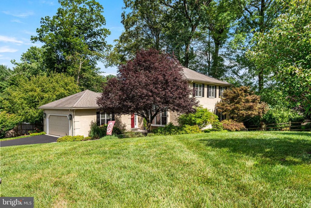 54 CHARTER OAK DR, Newtown Square, PA 19073