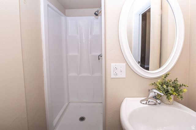 3291 PINGREE AVE, Ogden, UT 84401