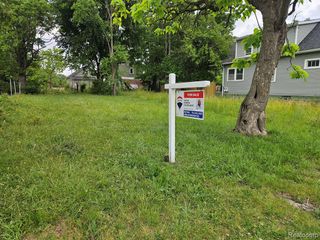 13894 Mackay Street, Hamtramck, MI 48212