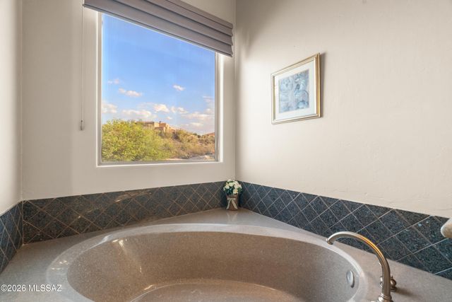 3463 E Corte Paloma Brava, Tucson, AZ 85718