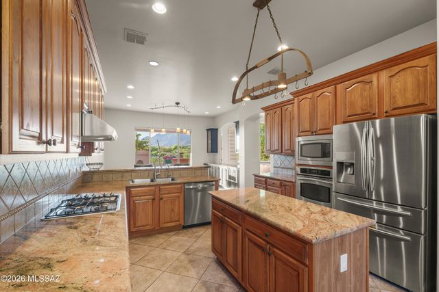 3463 E Corte Paloma Brava, Tucson, AZ 85718