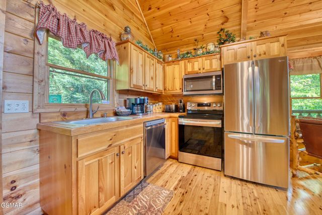 3979 Denton Court, Sevierville, TN 37862