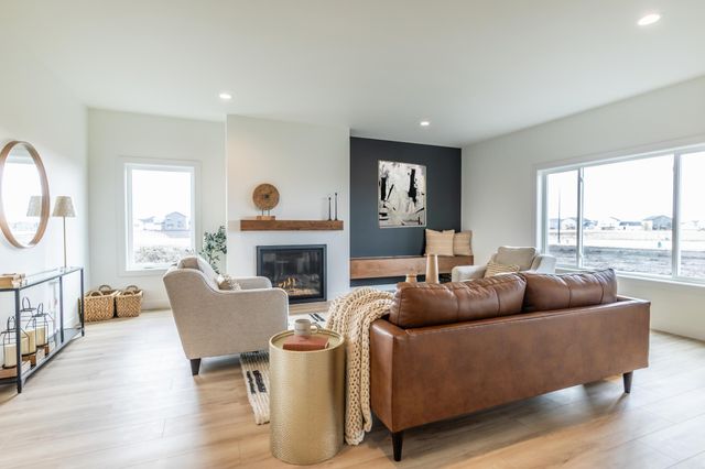 8327 59 Street S, Horace, ND 58047