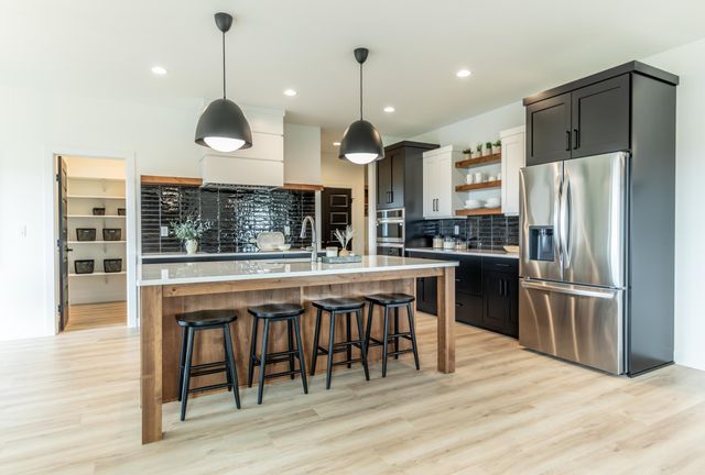 8327 59 Street S, Horace, ND 58047