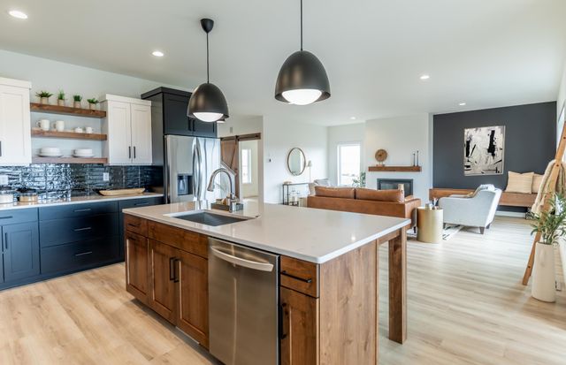 8327 59 Street S, Horace, ND 58047