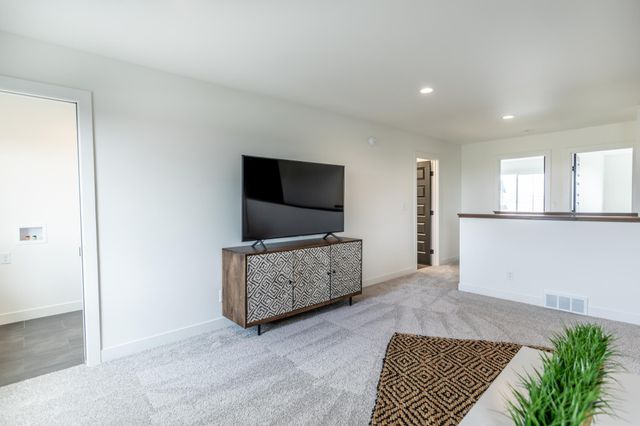 8327 59 Street S, Horace, ND 58047