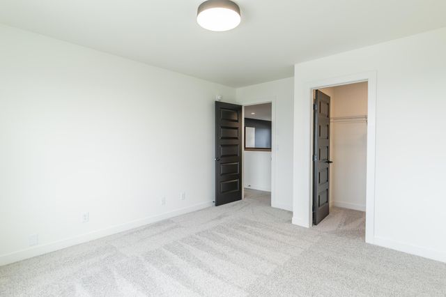 8327 59 Street S, Horace, ND 58047