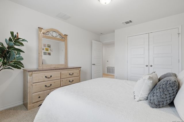 318 COLONIAL BLF, Universal City, TX 78148