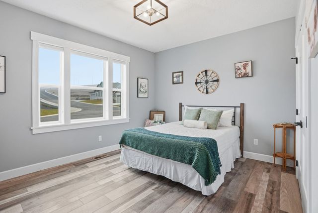 5124 N Scenic Ln, Spokane, WA 99212