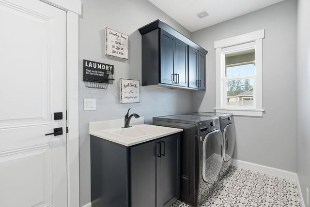 5124 N Scenic Ln, Spokane, WA 99212