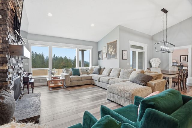 5124 N Scenic Ln, Spokane, WA 99212