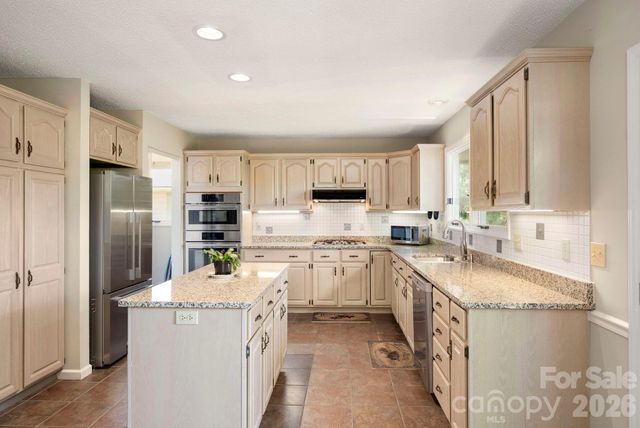 129 FOREST VIEW Drive, Flat Rock, NC 28731