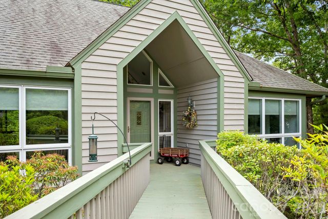129 FOREST VIEW Drive, Flat Rock, NC 28731