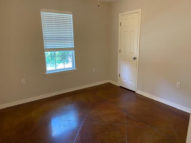 98 Parkwood Dr., Hattiesburg, MS 39402
