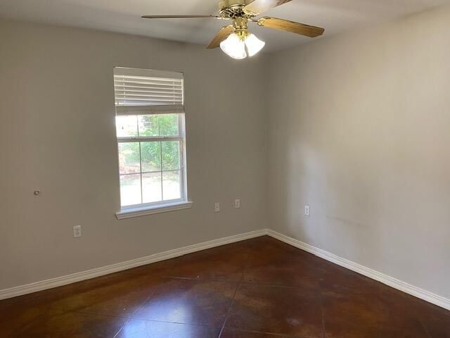 98 Parkwood Dr., Hattiesburg, MS 39402