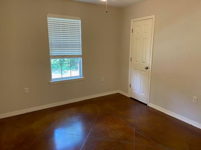 98 Parkwood Dr., Hattiesburg, MS 39402