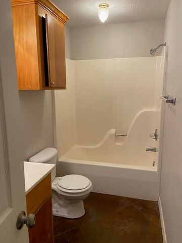 98 Parkwood Dr., Hattiesburg, MS 39402