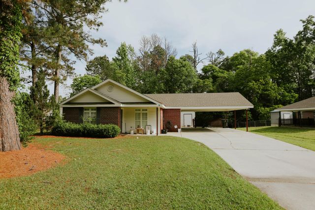 98 Parkwood Dr., Hattiesburg, MS 39402
