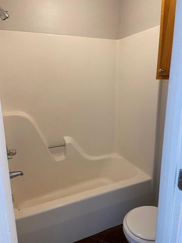 98 Parkwood Dr., Hattiesburg, MS 39402