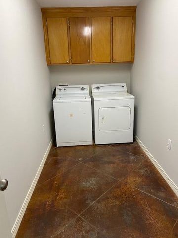 98 Parkwood Dr., Hattiesburg, MS 39402