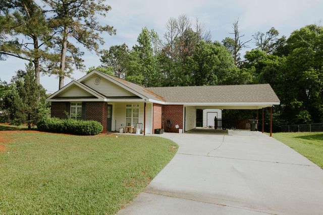 98 Parkwood Dr., Hattiesburg, MS 39402