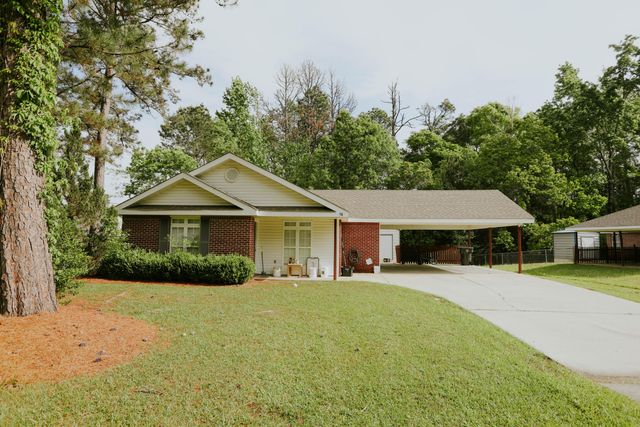 98 Parkwood Dr., Hattiesburg, MS 39402
