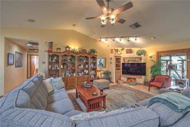 8020 La Cienega Street, Las Vegas, NV 89123