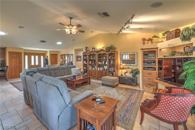 8020 La Cienega Street, Las Vegas, NV 89123