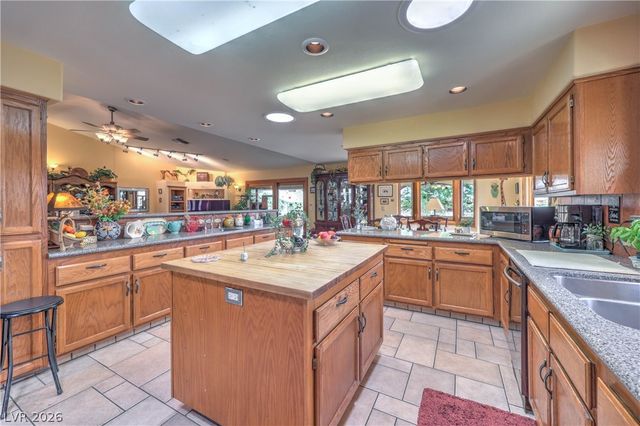 8020 La Cienega Street, Las Vegas, NV 89123