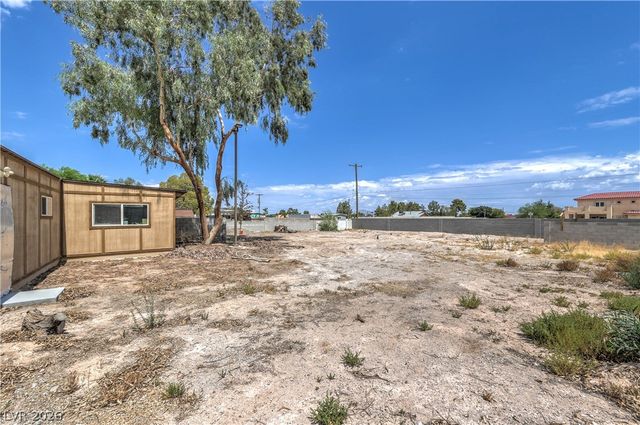 8020 La Cienega Street, Las Vegas, NV 89123