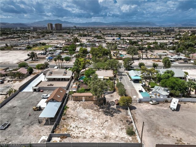 8020 La Cienega Street, Las Vegas, NV 89123