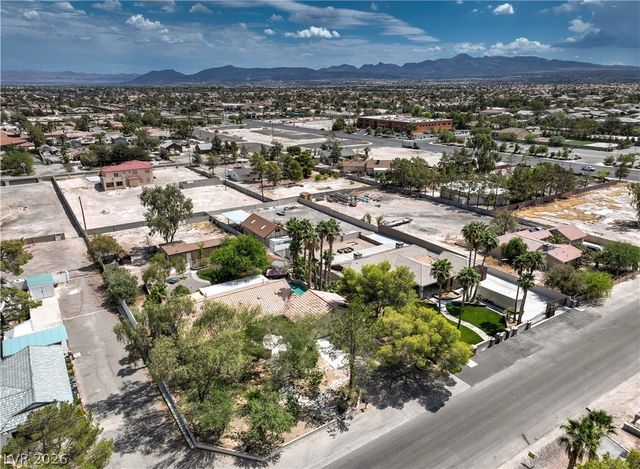 8020 La Cienega Street, Las Vegas, NV 89123