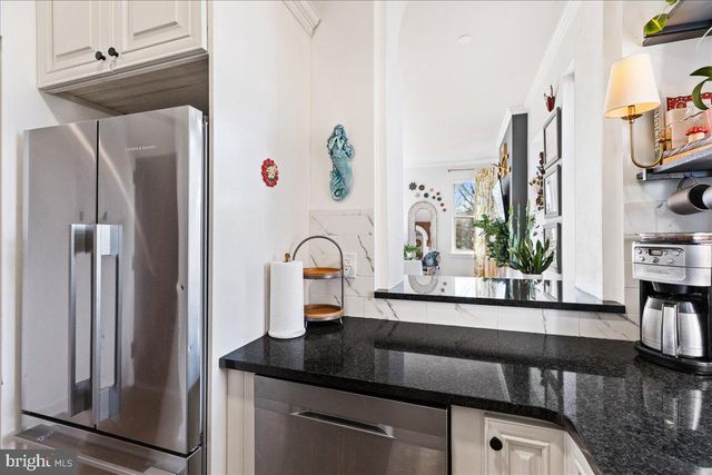 8 ACADEMY CT, Pennington, NJ 08534