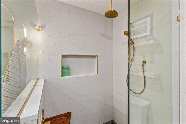 8 ACADEMY CT, Pennington, NJ 08534