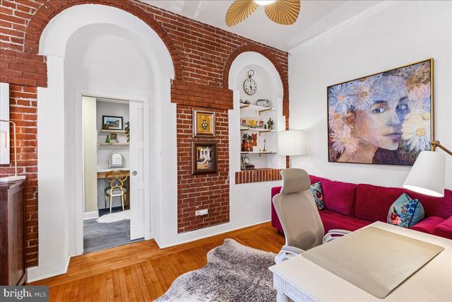 8 ACADEMY CT, Pennington, NJ 08534