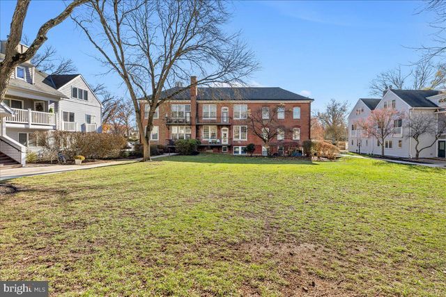 8 ACADEMY CT, Pennington, NJ 08534