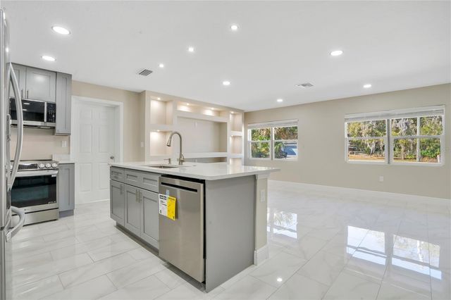 1544 N HIGHLAND STREET, Mount Dora, FL 32757