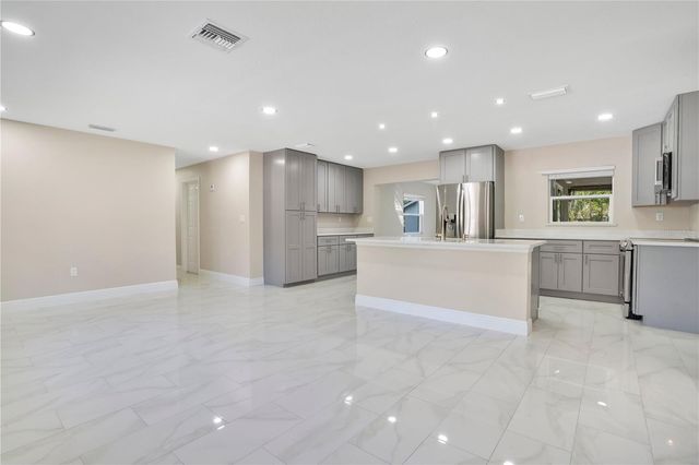 1544 N HIGHLAND STREET, Mount Dora, FL 32757