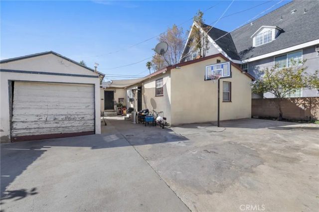 11430 Califa Street, North Hollywood, CA 91601