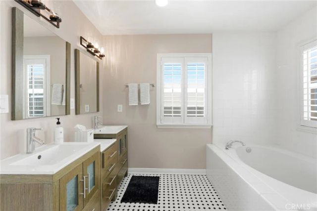 1800 S Pacific Coast 60, Redondo Beach, CA 90277
