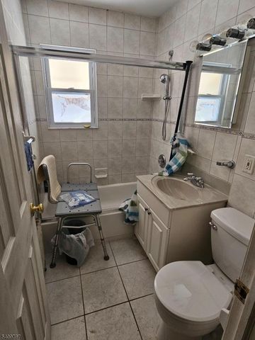 1924 Caroline Ave, Linden City, NJ 07036