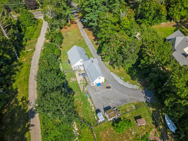 8 S Main St, Carver, MA 02330