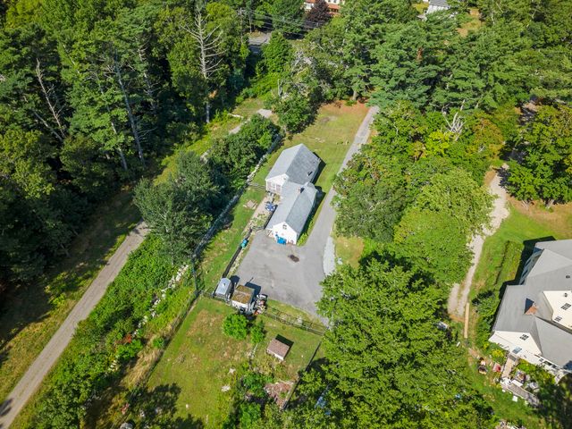 8 S Main St, Carver, MA 02330